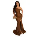 Robe de soirée asymétrique bronze élégante avec une fente haute et des détails froncés chic. - S / Haut et Bas / Marron