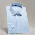 Heren formeel zakelijk casual overhemd met lange mouwen in lichtblauw twill met zakje - 38 / 上装(AM032) / Met Zakken / Blauwe Keper