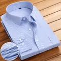 Camisa de manga larga para hombre a rayas azules y blancas para negocios y ocio. - 38 / Tops / Rayas Verticales Medianas Azules (718)