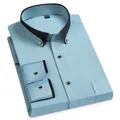 Camisa de hombre azul claro de manga larga con cuello y puños en contraste negro - Verde Frijol