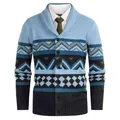Nahaufnahme der schicken Herren-Strickjacke mit blau-marineblauem geometrischem Muster - Himmelblau