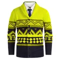 Detailansicht der britischen Herren-Strickjacke mit lindgrünen geometrischen Mustern. - Gelb