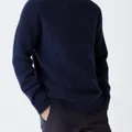 Pull bleu marine col rond pour hommes avec un motif à carreaux en relief texturé 3D. - S / Hauts / Bleu foncé