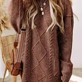 Pull en maille torsadée marron oversize avec motif losange vintage et détails raffinés. - S / Hauts / Brun Foncé