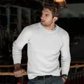 Casual men's light grey crewneck knitted sweater with raglan sleeves for autumn fashion - White