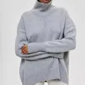 Schicker übergroßer grauer Rollkragen-Strickpullover für Damen im weichen Herbststil - S / Oberteile / Grau