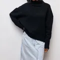Eleganter schwarzer Damen-Strickpullover mit Stehkragen, lässige Passform für den Herbst - Schwarz