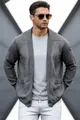 Herren Strickjacke in Grau mit Schalkragen und strukturierten Schultern im Detail - Silbergrau