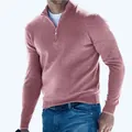 Detail eines rosa Herren-Strickpullovers mit Viertel-Reißverschluss und Textur - Rosa