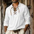 Detalle de la camisa de lino blanco para hombre con diseño de cuello en V cordones - S / Tops / Blanco
