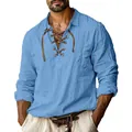Detalle de camisa informal de lino azul claro para hombre con escote en V con cordones - S / Tops / Azul claro