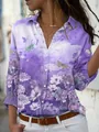 Vista detallada de la camisa morada para mujer con estampado de mariposas y flores - 3XL / Tops / Degradado Púrpura Estampado Floral y Mariposa