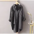 Camisa informal de algodón y lino gris oscuro con bolsillos dobles y manga larga - S / Tops / Gris