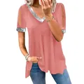 Detailansicht der rosa V-Ausschnitt-T-Shirt mit silbernen Pailletten und Ausschnitten - 3XL / Oberteile / Rosa