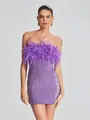 Impresionante vestido corto de lentejuelas morado con elegantes plumas de avestruz. - XS / Vestidos / Púrpura