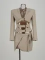 Conjunto beige de dos piezas con top de hebillas y minifalda asimétrica de lino. - XS / Top Y Pantalón / Gris Albaricoque