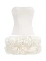 Vista detallada de un elegante corsé blanco sin tirantes y conjunto de minifalda de flores. - XS / Top Y Pantalón / Blanco