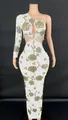 Robe de soirée élégante blanche à une épaule, manches longues et fleurs en strass dorés - Blanc