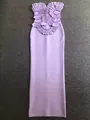Vista dettagliata dell'abito a fascia viola senza spalline con volant e perline eleganti - Taglia S / Modello a canotta / Violetto