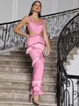 Vista dettagliata del vestito bandage rosa con strati di frange e taglio sulla vita - Taglia L / Top e Pantaloni / Rosa
