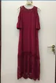 Elegante abito bordeaux con pizzo patchwork, maniche con volant e spalle scoperte - Taglia S / Top / Borgogna