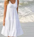 Élégante robe de plage blanche sans manches à col rond avec un ourlet à volants multicouche - S / Hauts / Blanc