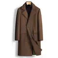 Vista dettagliata di un cappotto di lana marrone a doppio petto da uomo su gruccia - 3XL / Top / Caffè