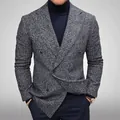 Blazer croisé élégant pour homme à motif pied-de-poule gris pour tenue décontractée chic. - S / Hauts / Gris