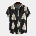 Vista frontale di una camicia nera a maniche corte con una stampa di fantasmi giocosi - 3XL / Top / Nero