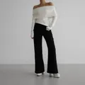 Élégant pull en tricot blanc à manches longues épaules dénudées coupe ajustée automne - S / Hauts / Blanc