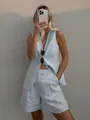 Ensemble gilet et short en lin bleu clair minimaliste pour un style d'été décontracté - Aqua