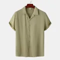 Vue détaillée d'une chemise décontractée à manches courtes vert sauge - M / Hauts / Vert Militaire