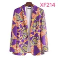 Detailansicht eines Herren-Slim-Fit-Blazers mit lebhaften afrikanischen Mustern - Top (XF214)