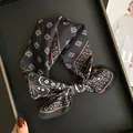 Eleganter Vintage-Viereckschal aus Seide-Baumwolle-Mix mit schwarz-weißem Paisley-Muster - Schwarz Weiß Vintage Paisley Stil (Z7-002)