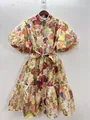 Robe courte à imprimé floral rétro avec manches bouffantes et bordure en dentelle - S / Robes / Rouge
