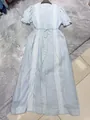 Robe longue en lin bleu clair de style japonais avec manches bouffantes et dentelle - S / Bleu