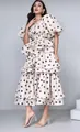 Gedetailleerd overzicht van de gelaagde polka dot jurk met ruches en pofmouwen - S / Top En Bottom / Zwart Wit