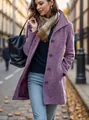Manteau en laine violet élégant pour femmes, design vintage mi-long avec boutonnage simple. - S / Hauts / Violet