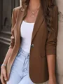 Detail van een slim fit bruine blazer voor dames met één knoop voor een zakelijke uitstraling - Donkerbruin