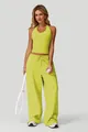 Conjunto deportivo de dos piezas verde lima con top halter y pantalón de pierna - Amarillo