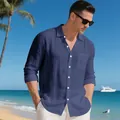 Dettaglio camicia da spiaggia in lino a maniche lunghe blu scuro da uomo - Blu navy