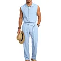 Detalle de conjunto de camisa sin mangas y pantalón de lino azul claro de hombre - Azul claro