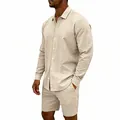 Ensemble d'été décontracté en lin pour hommes avec chemise à manches longues et short beige. - S / Haut Et Bas / Khaki