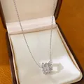 Collier argenté avec pendentif cylindre plissé en zircon dans son écrin de luxe - Collier / Argent