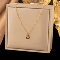 Elegante collar de acero inoxidable dorado con un colgante en forma de corazón rojo rubí - Estilo de Corazón Rojo (H1539) / Dorado