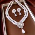 Elegantes Vintage-Perlenhalsketten-Set mit zwei Strängen und passenden Kristall-Ohrringen - Silberne Halskette Weiß (2-teiliges Set)