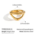 Detailansicht des vergoldeten Edelstahl-Ringes mit Größen- und Gewichtsangaben. - Französischer Geometrischer Wellenstil (YYR023142-G) / Gold