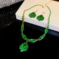 Detailopname van luxe smaragdgroene zirkonia ketting en bijpassende oorbellen set - 2-delige Set Ketting en Oorhaken (35#) / Goud-Groen
