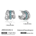 Detailansicht der dreifachen Edelstahl-Creolen mit blauen und weißen Kristallen - Dreireihige Strass Ohrringe mit Blauem Quadratischem Stein (JDE0101341-S)