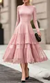 Robe midi rose élégante à manches longues avec jupe en tulle dentelle à volants et col rond. - S / Robes / Rose